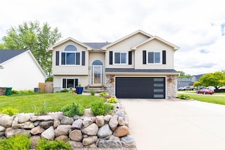 704 13th St SE, Altoona, IA 50009
