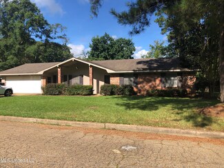 903 Cedar Hill Dr, Clinton, MS 39056