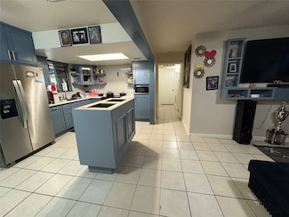 7722 Breezeway St, Houston, TX 77040