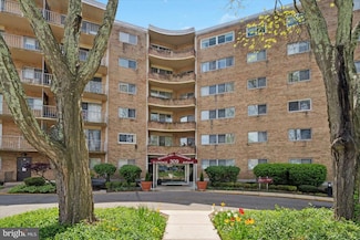 309 Florence Ave Unit 610N, Jenkintown, PA 19046