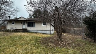 285 Lincoln St, Blackstone, MA 01504