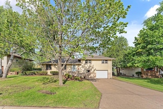 242 10th Ave N, South Saint Paul, MN 55075