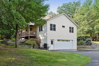 371 195th St, Osceola, WI 54020