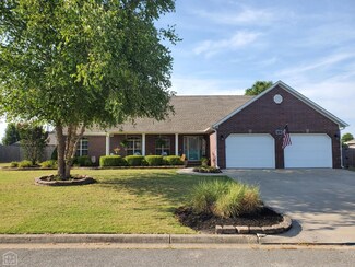 2901 Cambridge Dr, Paragould, AR 72450