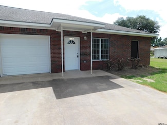 715 Elizabeth St, Lindale, TX 75771