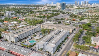 329 SE 3rd St Unit 103R, Hallandale Beach, FL 33009