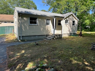 55 S Main St, Assonet, MA 02702