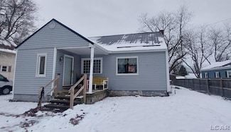 424 Oak St, Hudson, MI 49247