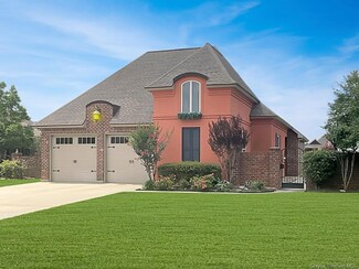 909 Middlebrook Cir, Lake Charles, LA 70605