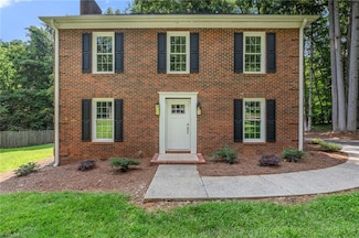 1312 Robin Hood Forest Dr, Pfafftown, NC 27040