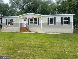 254 Walnut St, Bainbridge, PA 17502