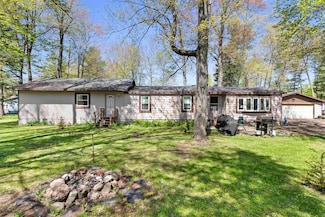 N6005 Lake Dr, Shawano, WI 54166