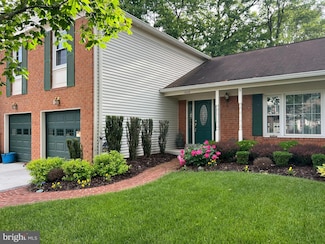 7006 Maple Tree Ln, Springfield, VA 22152