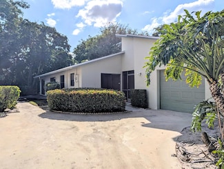 2454 NW 9th St, Delray Beach, FL 33445