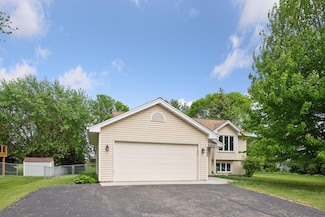 8982 Goldenrod Ln N, Maple Grove, MN 55369