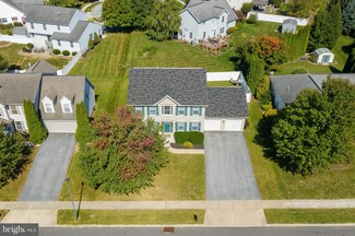 257 Farmhouse Ln, Palmyra, PA 17078