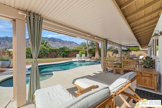 835 N Farrell Dr, Palm Springs, CA 92262