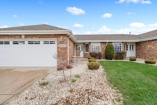 1052 Freedom Cir S, Crown Point, IN 46307