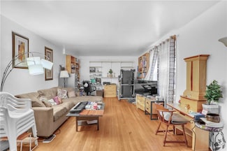 665 Thwaites Place Unit 4K, Bronx, NY 10467