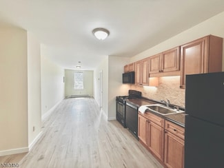 39 Glenridge Ave, Montclair, NJ 07042