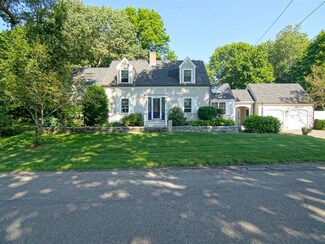 26 Laurel Ln, New Castle, NH 03854