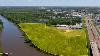 2280 Lakeland Dr, Jackson, MS 39232