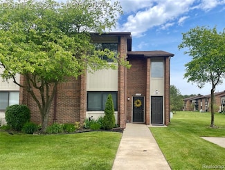 33765 Pondview Cir Unit 63, Livonia, MI 48152