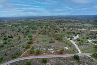 195 Cypress View Dr, Johnson City, TX 78636