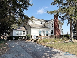4177 Luman Rd, Fostoria, OH 44830