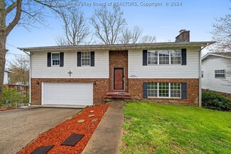 1977 Oakridge Dr, Charleston, WV 25311