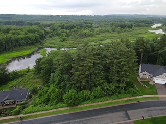 925 Riverview Ln, Belle Plaine, MN 56011