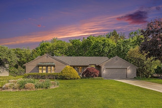 7664 Kenrob Dr SE, Grand Rapids, MI 49546