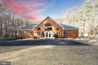 33 Braddock Ave, Hammonton, NJ 08037