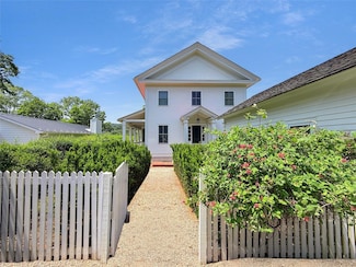 10 Hudson River Ln, Garrison, NY 10524