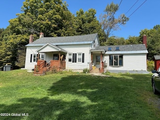 187 Babcock Lake Rd, Petersburg, NY 12138