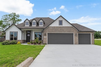 4525 S Holly Dr, Tulsa, OK 74107