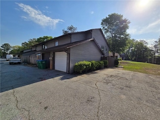 2747 Whitewater Ct, Austell, GA 30106