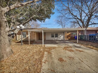 417 Allencrest Dr, Fort Worth, TX 76108