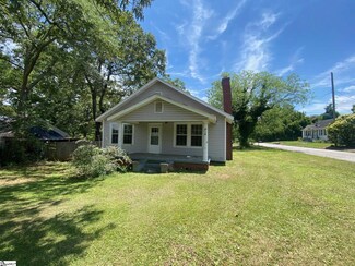 719 Chestnut St, Laurens, SC 29360