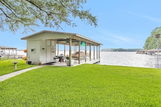 14096 Lakepoint Dr, Willis, TX 77318