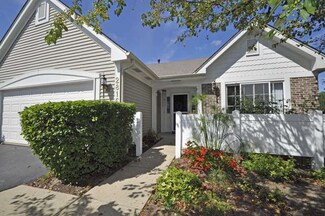 2816 N Southern Hills Dr, Wadsworth, IL 60083