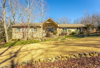 1004 River Bend Dr, Chattanooga, TN 37419