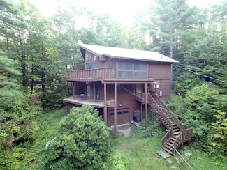 31 Clarina Nichols Ln, Hartford, VT 05001