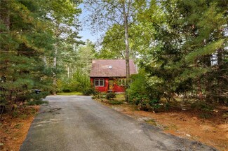 335 Chaplin Dr, Coventry, RI 02816