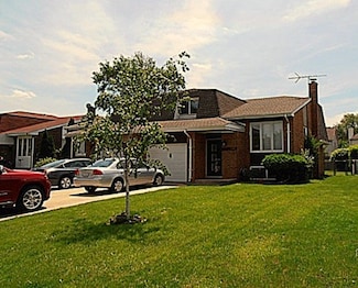 366 Manning Dr, Wood Dale, IL 60191