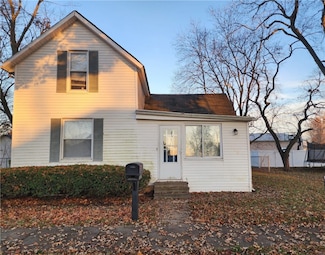 110 S College St, Assumption, IL 62510