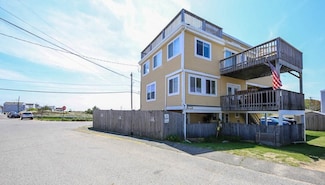 140 Railroad Ave Unit 1, Salisbury, MA 01952