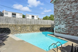 5010 Baltimore Ave Unit 106, Kansas City, MO 64112