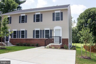 12 Courier Dr, Taneytown, MD 21787
