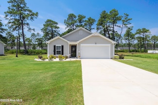 940 Pine Needles Rd, Boiling Spring Lakes, NC 28461